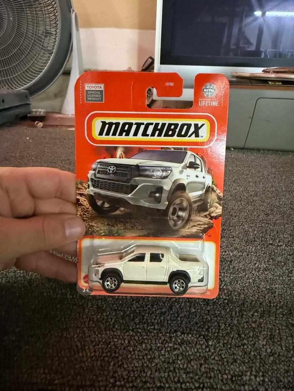 Matchbox 2018 Toyota Hilux White Die-Cast Metal Toy Car